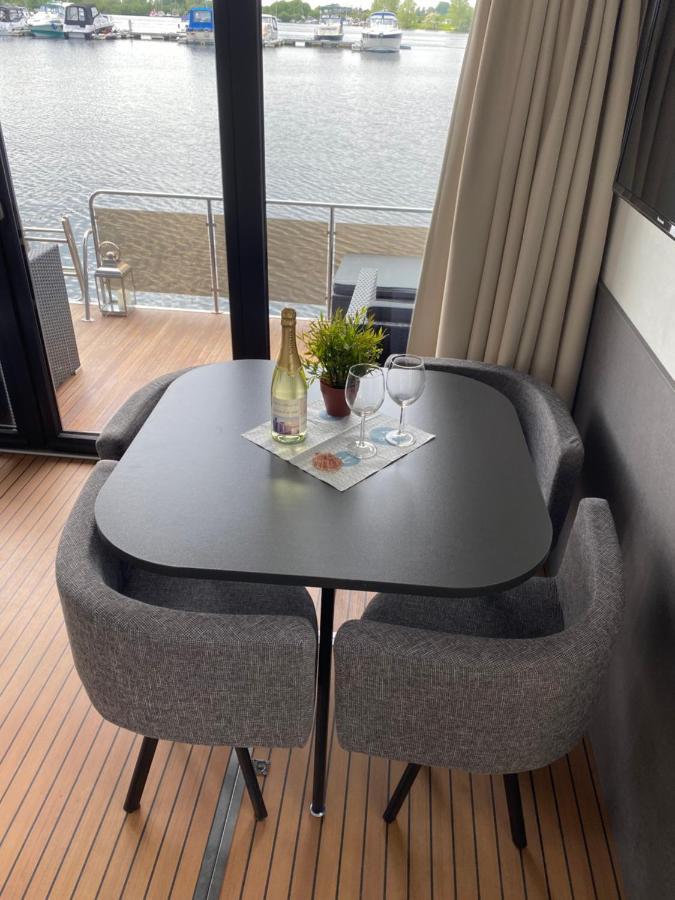 Hausboot Buddy Weyhe Ngoại thất bức ảnh